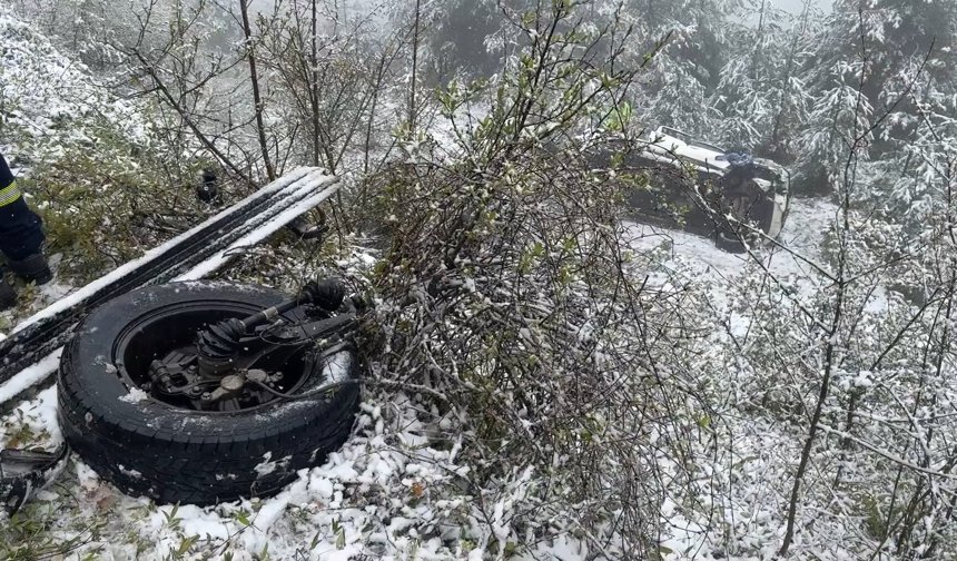 Elektrik arıza ekibinin aracı şarampole devrildi: 3 yaralı