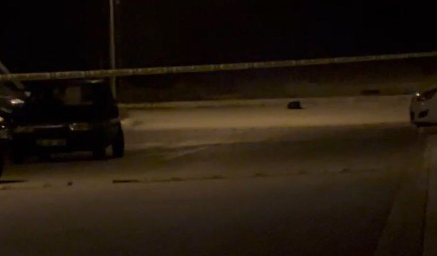 Motosikletlinin otomobil bagajına bıraktığı çanta, fünye ile patlatıldı