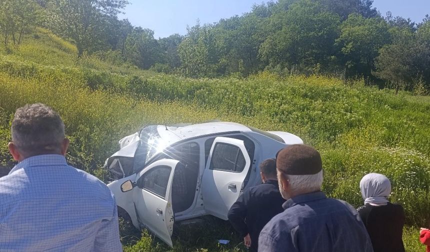 Otomobil istinat duvarına çarptı: 3 ölü, 1 yaralı