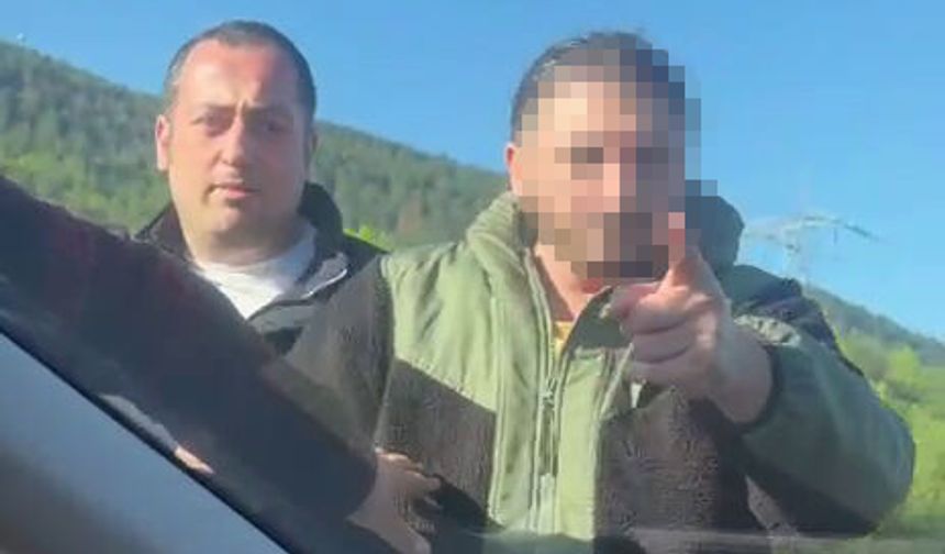 Otoyolda tartıştığı sürücüyü darbetti, o anlar kamerada