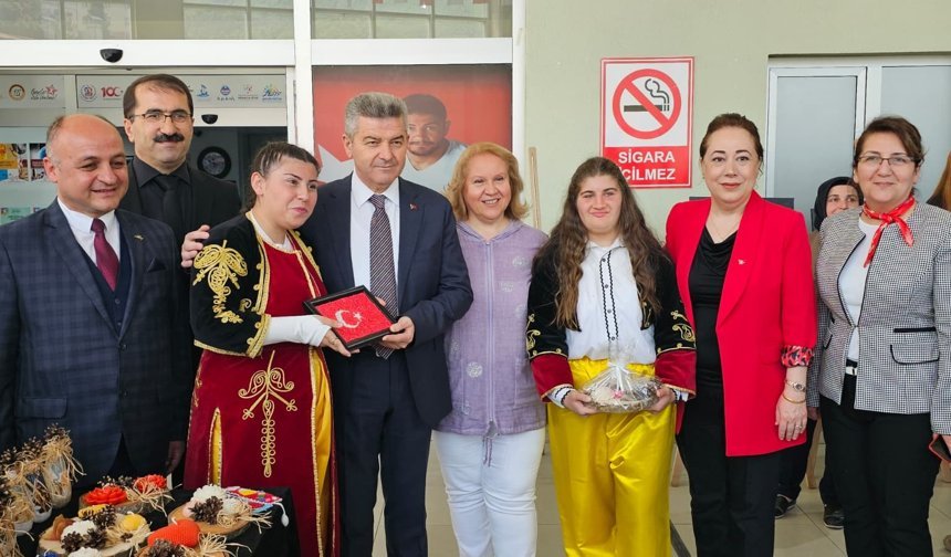 Özel bireylerin hazırladığı gösteriler alkış aldı