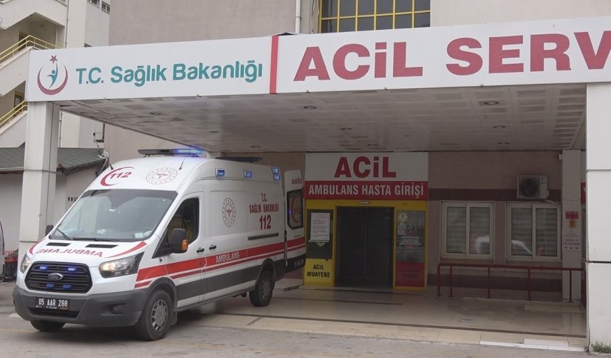 Parmağı musluk aynasına sıkışan çocuğu itfaiye kurtardı