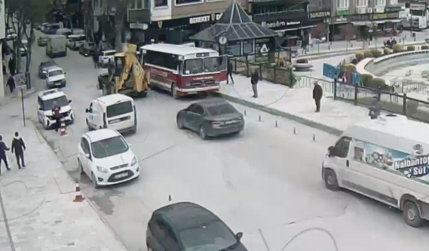 Polislerin 'heimlich' manevrası ile hayata tutundu; o anlar kamerada
