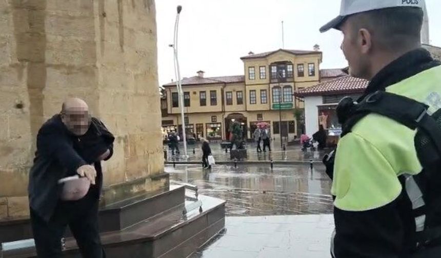 Saat Kulesi önünde bıçakla taşkınlık çıkaran şüpheli gözaltına alındı