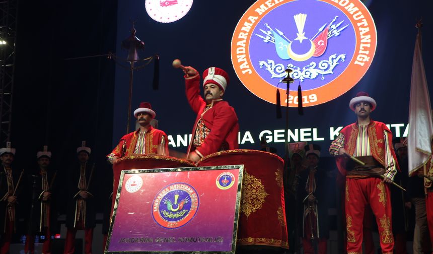 Samsun'da 'Bayrak ve Fener Alayı' yürüyüşü