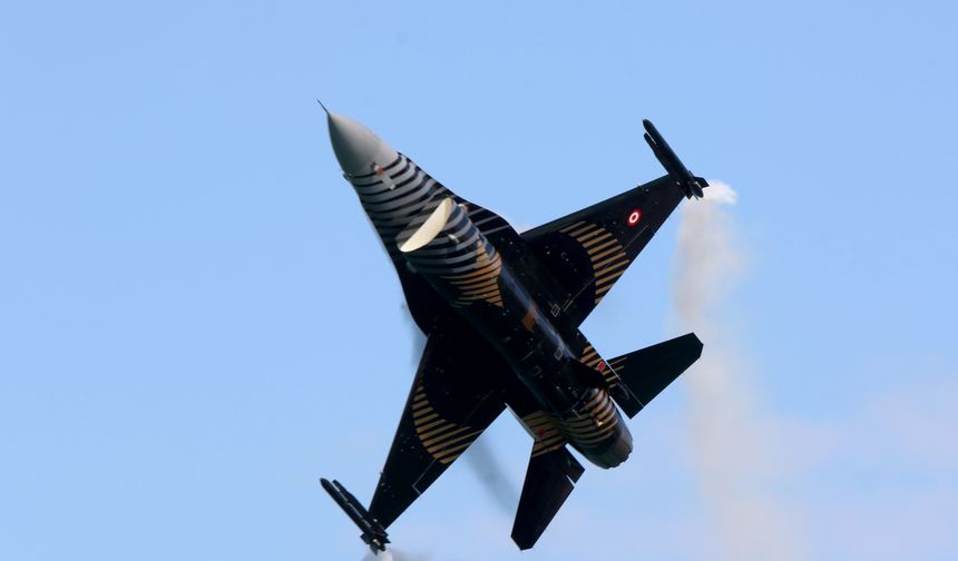Samsun'da Türk Yıldızları ve SoloTürk gösterisi nefes kesti