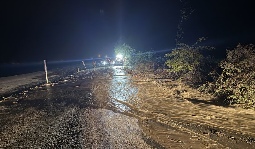 Tokat'ta sağanak ulaşımı aksattı