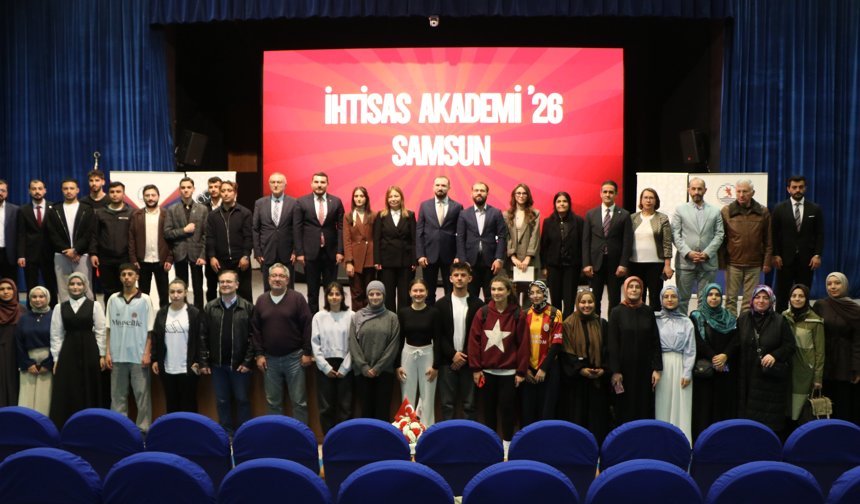 YÖK Genel Sekreteri Aksoy: İdeolojiler gözünüzü kör etmesin