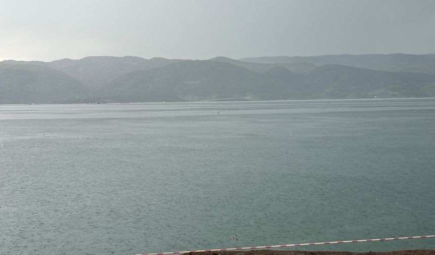 Yürüyerek gidiliyordu; Almus Barajı'ndaki 'Malkayası' tekrar sular altında kaldı