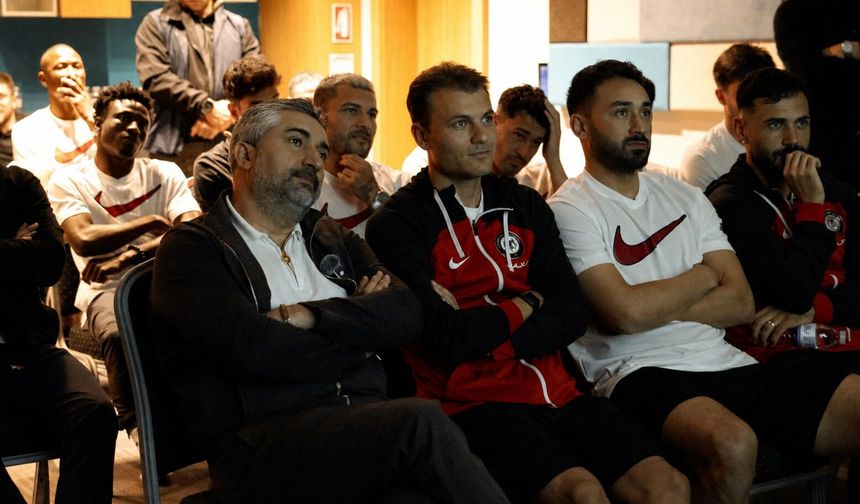 ARCA Çorum FK'da Balçık'tan futbolculara çocuklarının eğitimlerini karşılama sözü