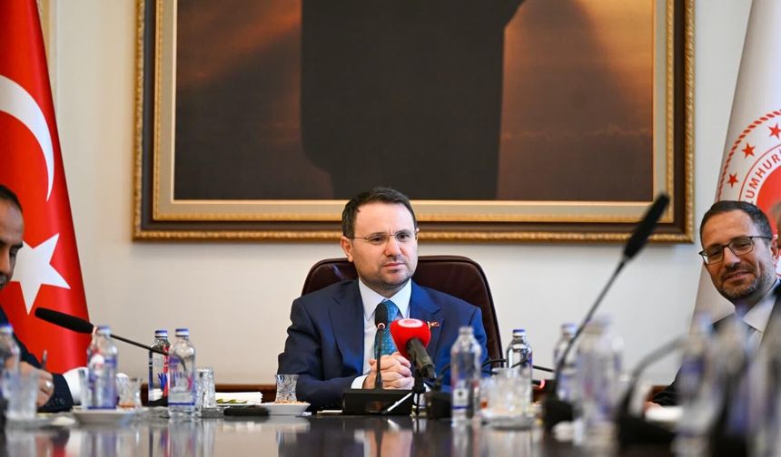 Bakan Gürlek, Erdemli Belediye Başkanı Kara ve muhtarları kabul etti