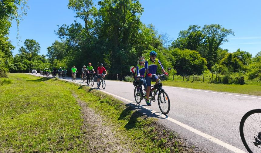 Çevre için 76 kilometre pedal çevirdiler