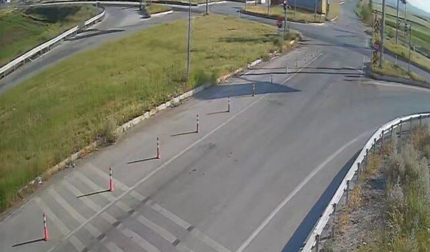Çorum'da TIR ile otomobil çarpıştı: 4 yaralı