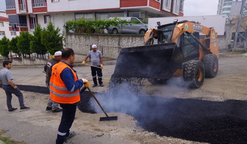 İlkadım'da yol yapım ve onarım çalışmaları sürüyor