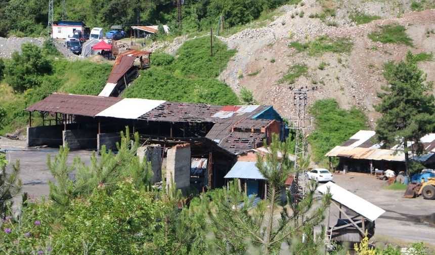Kapatılan maden ocağında mahsur kalan işçiye ulaşma çalışmaları devam ediyor