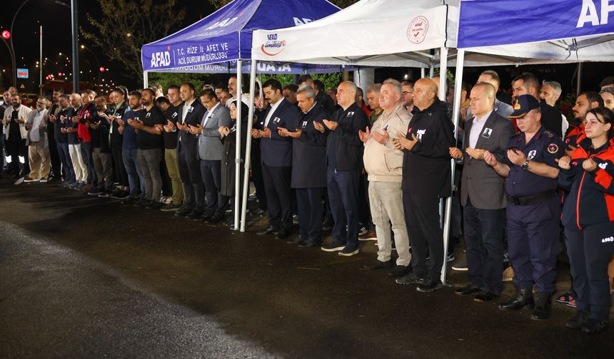 Kayıp gencin cansız bedenini dereden çıkaran AFAD ekibinin botu akıntıya kapıldı; 1 personel öldü, 4 personel kurtarıldı (2)