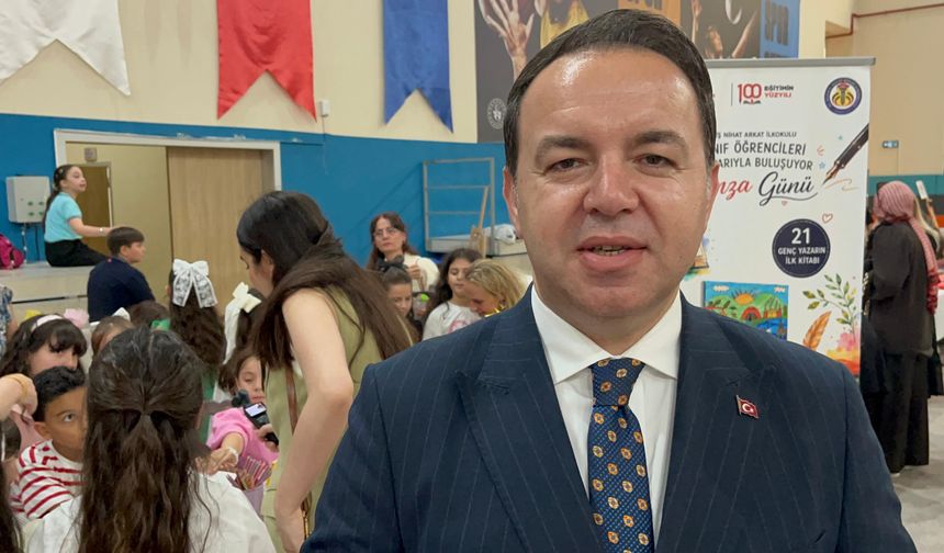 MEB öncülüğündeki proje ile minik yazarlar, imza günü düzenledi