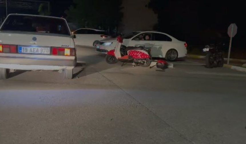 Motosiklet ile otomobil çarpıştı:1 yaralı