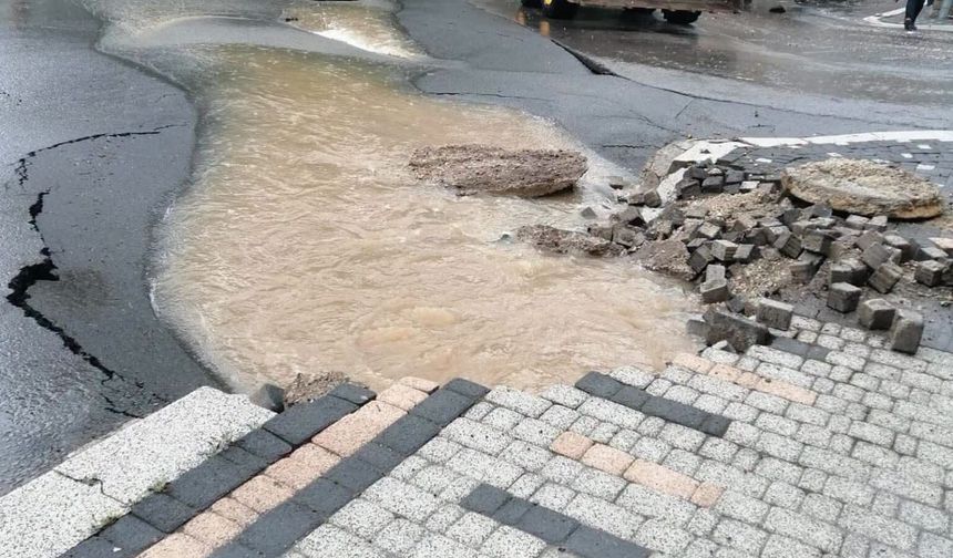 Ordu'da sağanak; ev ve iş yerlerini su bastı