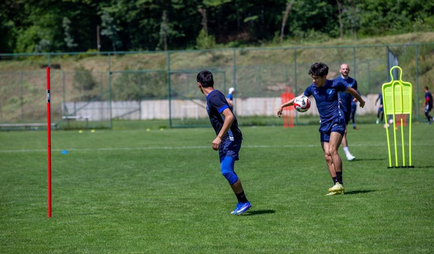 Özbekistan Süper Lig takımı yeni sezon hazırlıklarına Bolu'da başladı