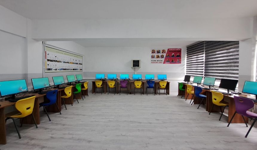 Samsun'da eğitimde dijital dönüşüm güçleniyor: Okulların teknoloji altyapısı geleceğe hazırlanıyor