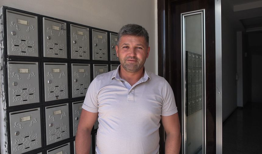Savcılık kararıyla girilen çöp evdeki 6 kedi koruma altına alındı
