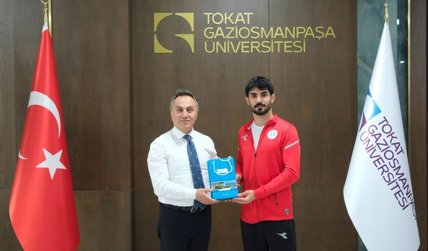 TOGÜ'nün şampiyon sporcularından Rektör Yılmaz'a ziyaret