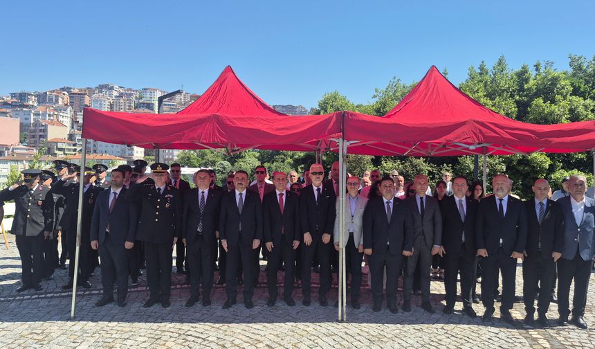 Zonguldak'ın kurtuluşunun 105'inci yılında taşkömürünü bulan Uzun Mehmet anıldı