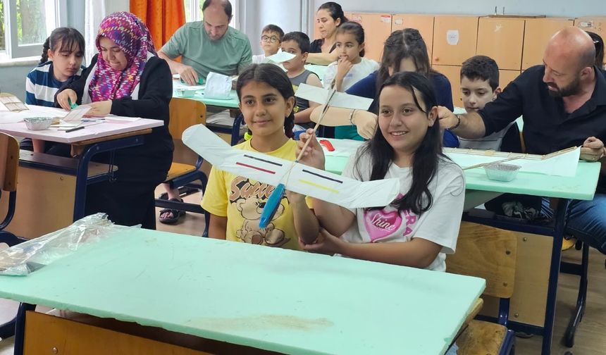 Artvin'de çocukların 'model uçak kursu' heyecanı