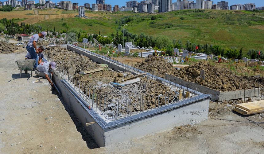 Derecik Şehir Mezarlığı'ndaki iyileştirme çalışmaları sürüyor