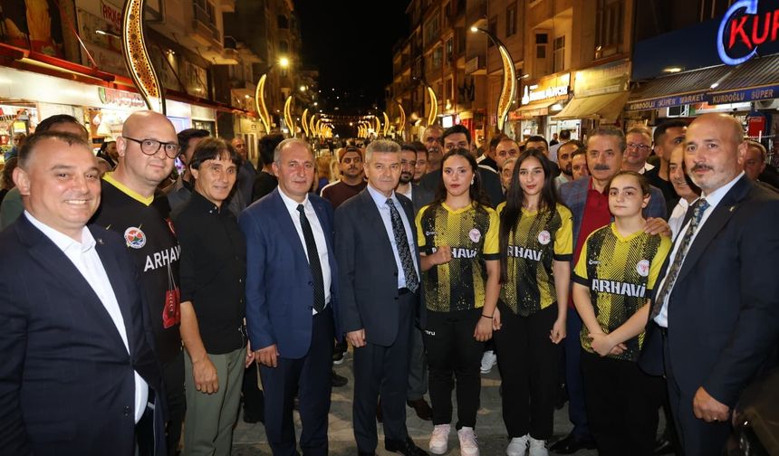 Faruk Çelik'ten ulaşım, çay fabrikası ve sahil projesi mesajı