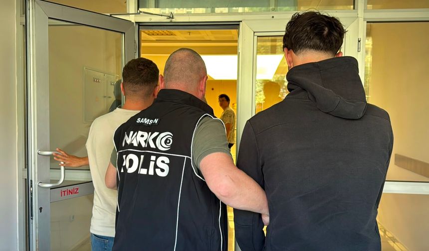 Kucağında bebeğiyle, çantasında 1 kilogram metamfetaminle yakalandı