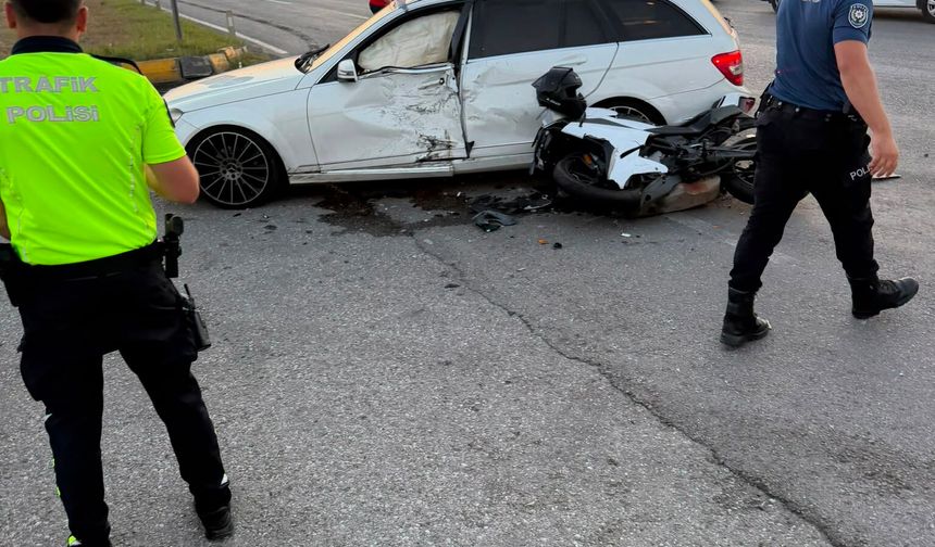 Otomobille çarpışan motosikletin sürücüsü öldü