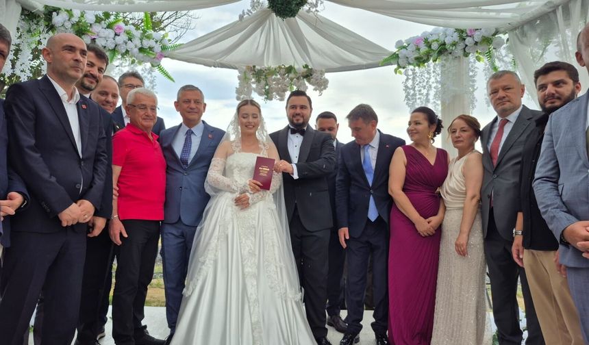 Özgür Özel: Sokakta milletle yürümek iktidara işaret eder