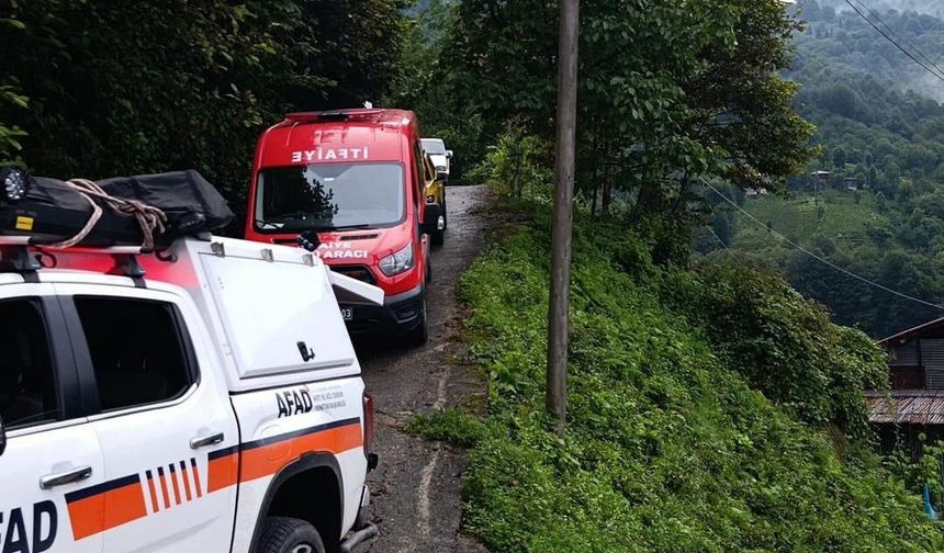 Rize'de kamyonet, şarampole devrildi: 1 ölü, 2 yaralı