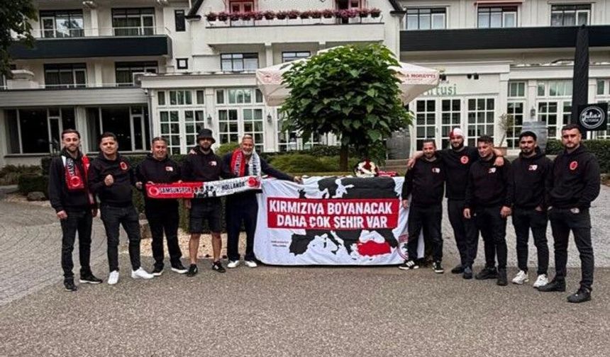 Samsunspor'a Hollanda'da meşaleli karşılama