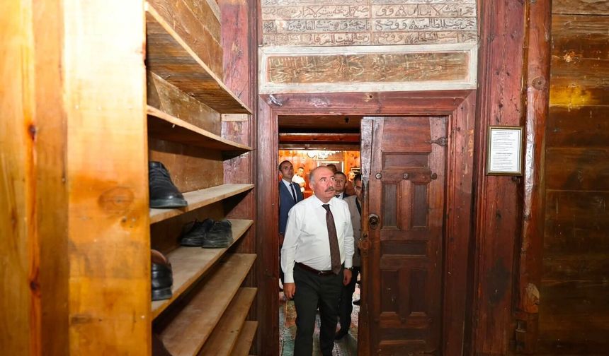 Vali Çalgan, Akşemseddin Camii ve tarihi yapılarda inceleme yaptı