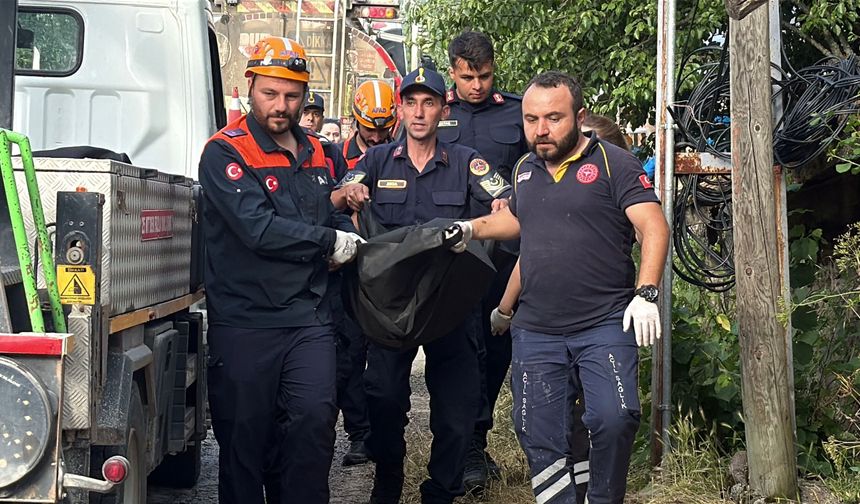 Yangında yaşamını yitiren Berkant bebek, toprağa verildi