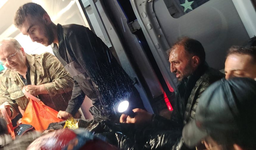 Artvin'de düştükleri bölgede mahsur kalan 2 kişi kurtarıldı