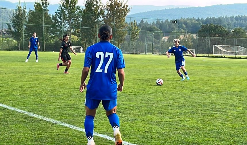 Beşiktaş Kadın Futbol Takımı, hazırlık maçında FOMGET'i 3-1 mağlup etti