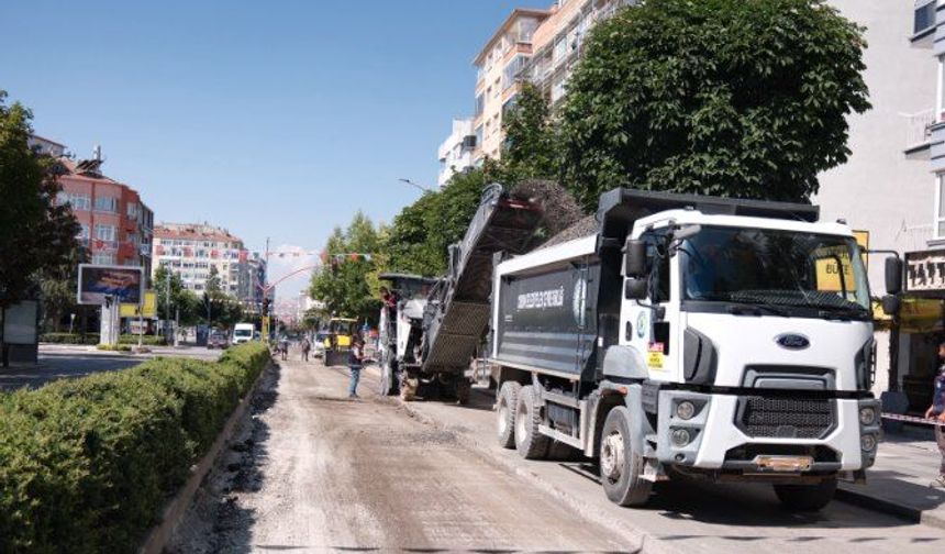 Çorum Gazi Caddesi asfalt yenileme çalışmalarında ikinci etap başladı