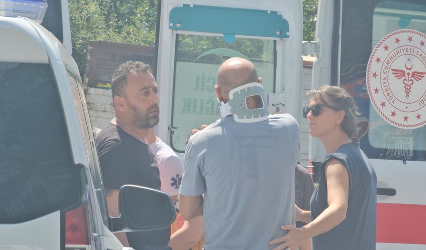 Halk otobüsü ile otomobil çarpıştı: 7 yaralı
