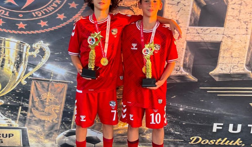 Kadıköyspor U13 takımı şampiyon oldu