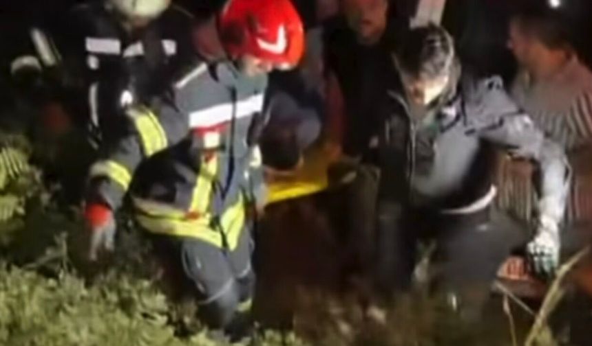 Minibüsü ile otomobil çarpıştı: 11 yaralı