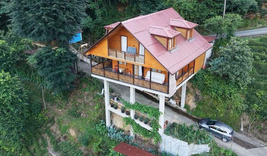 Rize'de yol üstüne villa