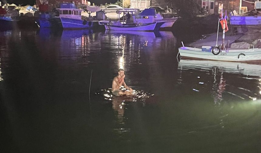 Samsun'da park halindeki otomobil denize düştü