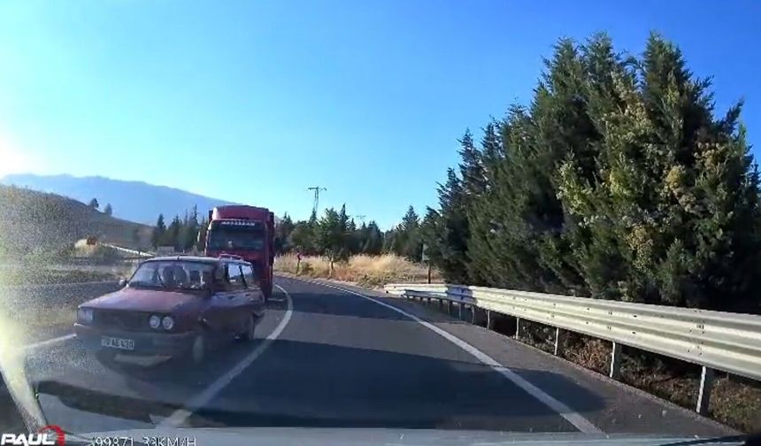 Virajlı yolda sollama yapan sürücü, tehlike yarattı; o anlar kamerada
