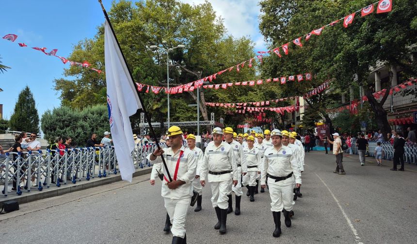 Zonguldak'ta madencilerden Zafer Bayramı yürüyüşü