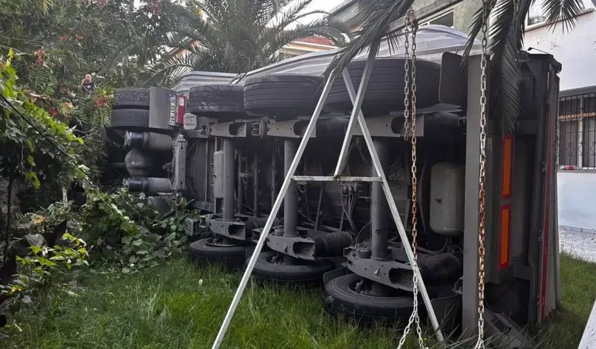 Akçakoca'da TIR ile patpat çarpıştı: 4 ölü, 9 yaralı