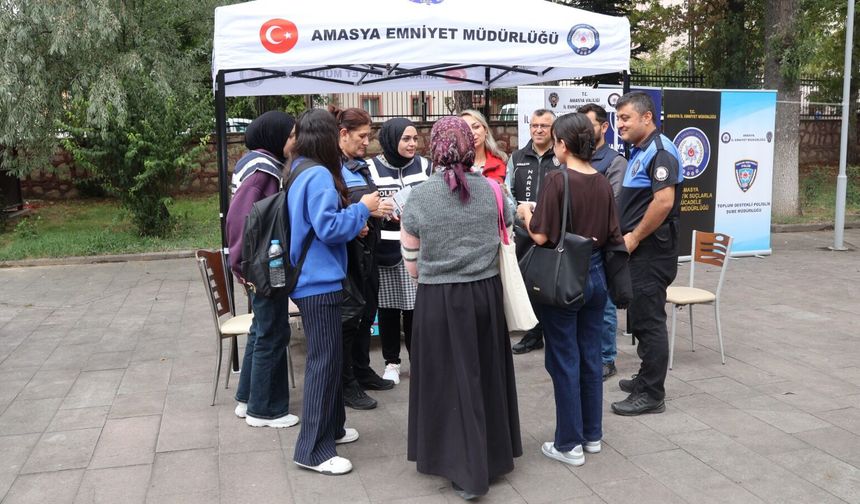 Amasya'da üniversitelilere 'El Ele Güvenli Geleceğe' bilgilendirmesi